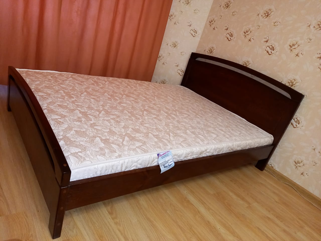 Мебель каретниковой кровать бали